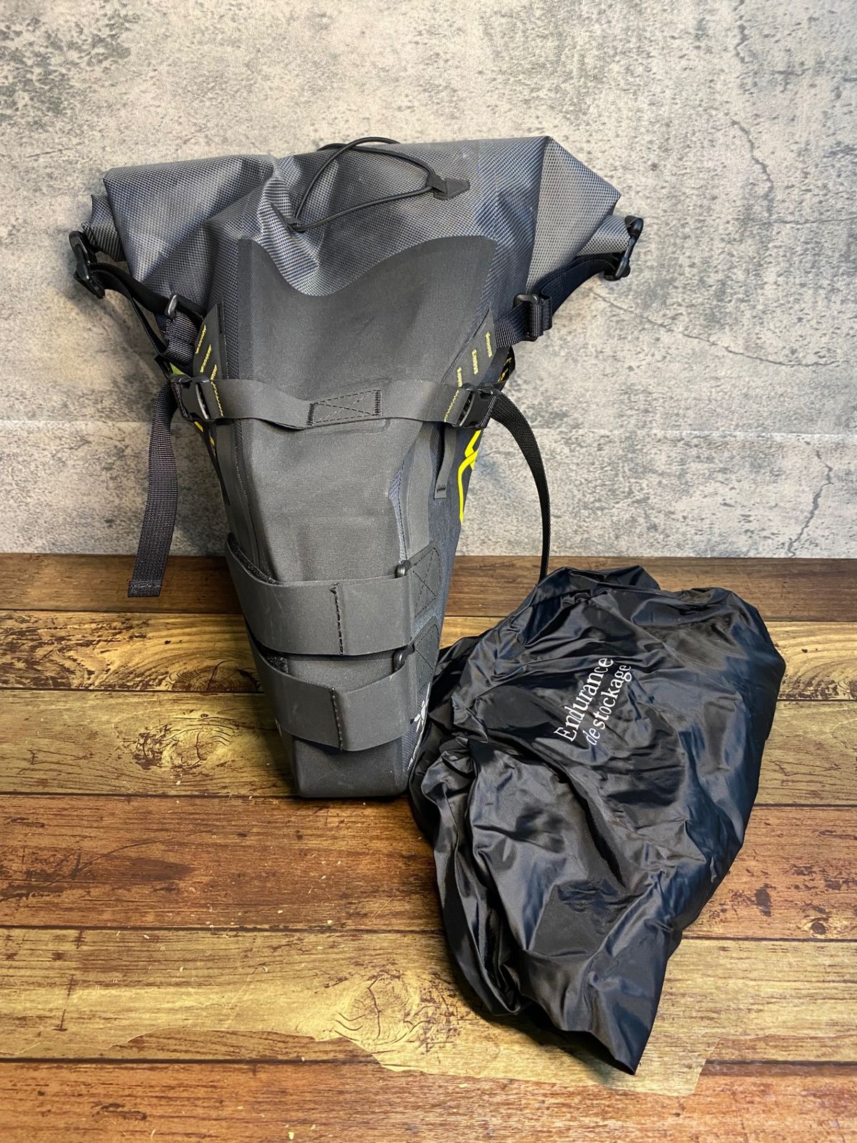 中古 APIDURA（アピデュラ） サドルバッグ 17リットル 【レギュラー 