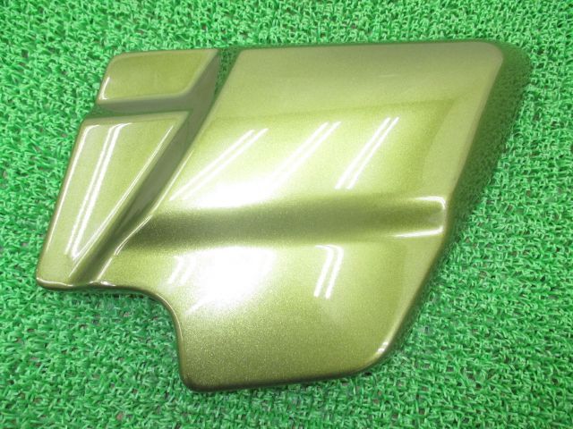 FLTRXS サイドカバー 右 オリーブ 66048-09A ハーレー 純正 中古 バイク 部品 状態良好 割れ欠け無し そのまま使える 車検 Genuine