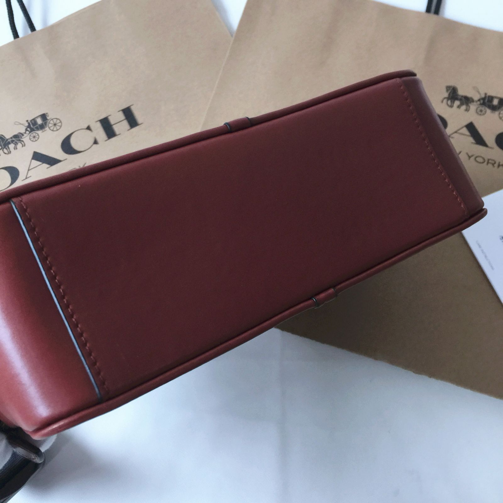 ＜コーチバッグ＞COACH/コーチバッグ ショルダーバッグ CF076 ブラウン レキシー クロスボディー ショルダーバッグ 斜めがけバッグ アウトレット品 紙袋付属　新品未使用