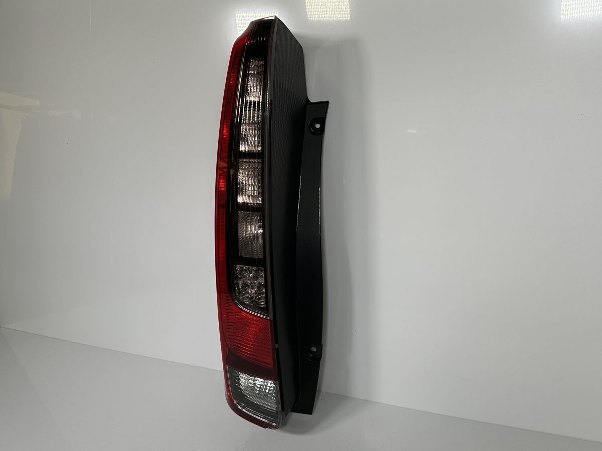 左テールランプ