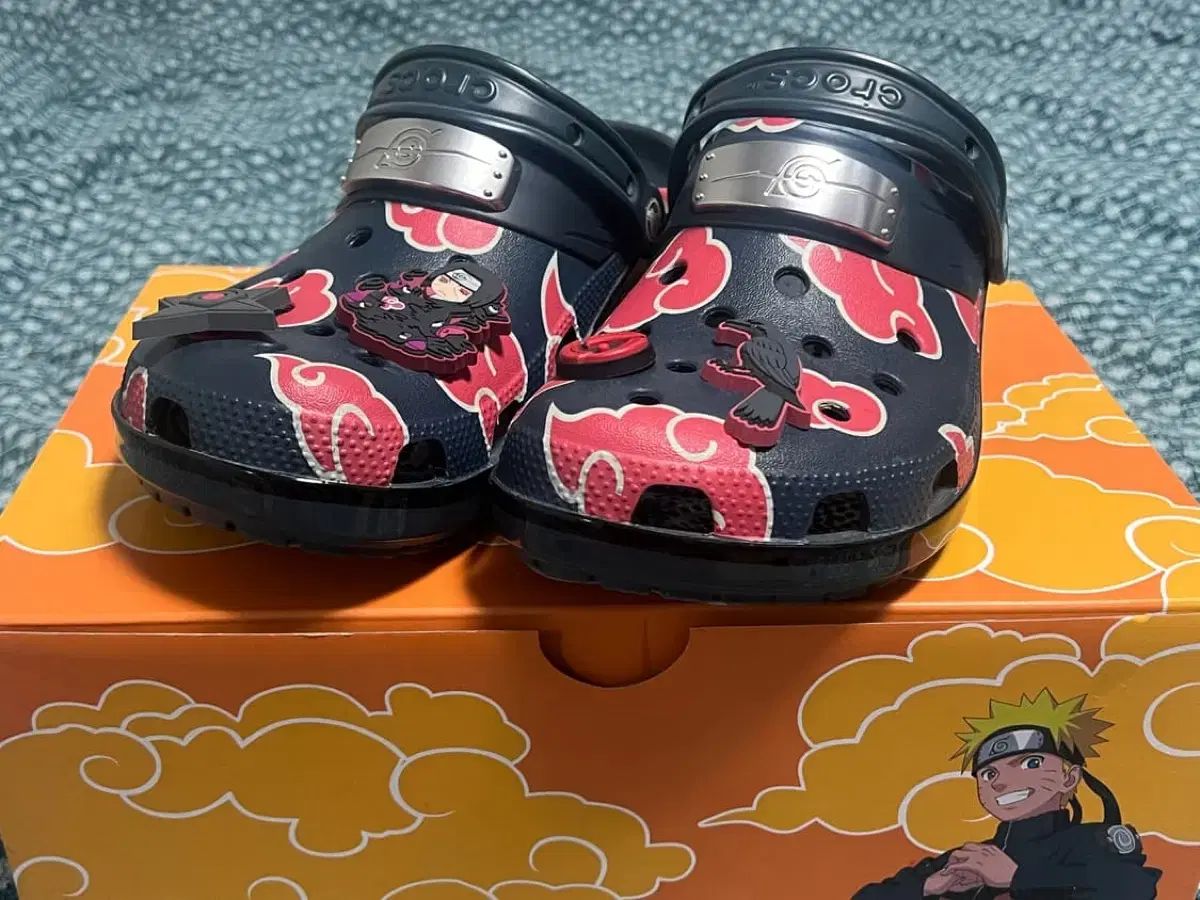 ナルト x クロックス) うちは イタチ crocs(クロックス) 280