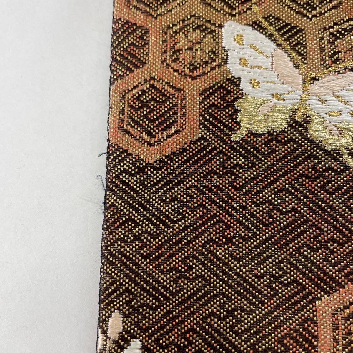 袋帯 秀品 雪輪 鳳凰 金糸 箔 焦茶色 六通 正絹 【中古】 - メルカリ 袋帯 秀品 雪輪 鳳凰 金糸 箔 焦茶色 六通 正絹 【中古】 - メルカリ