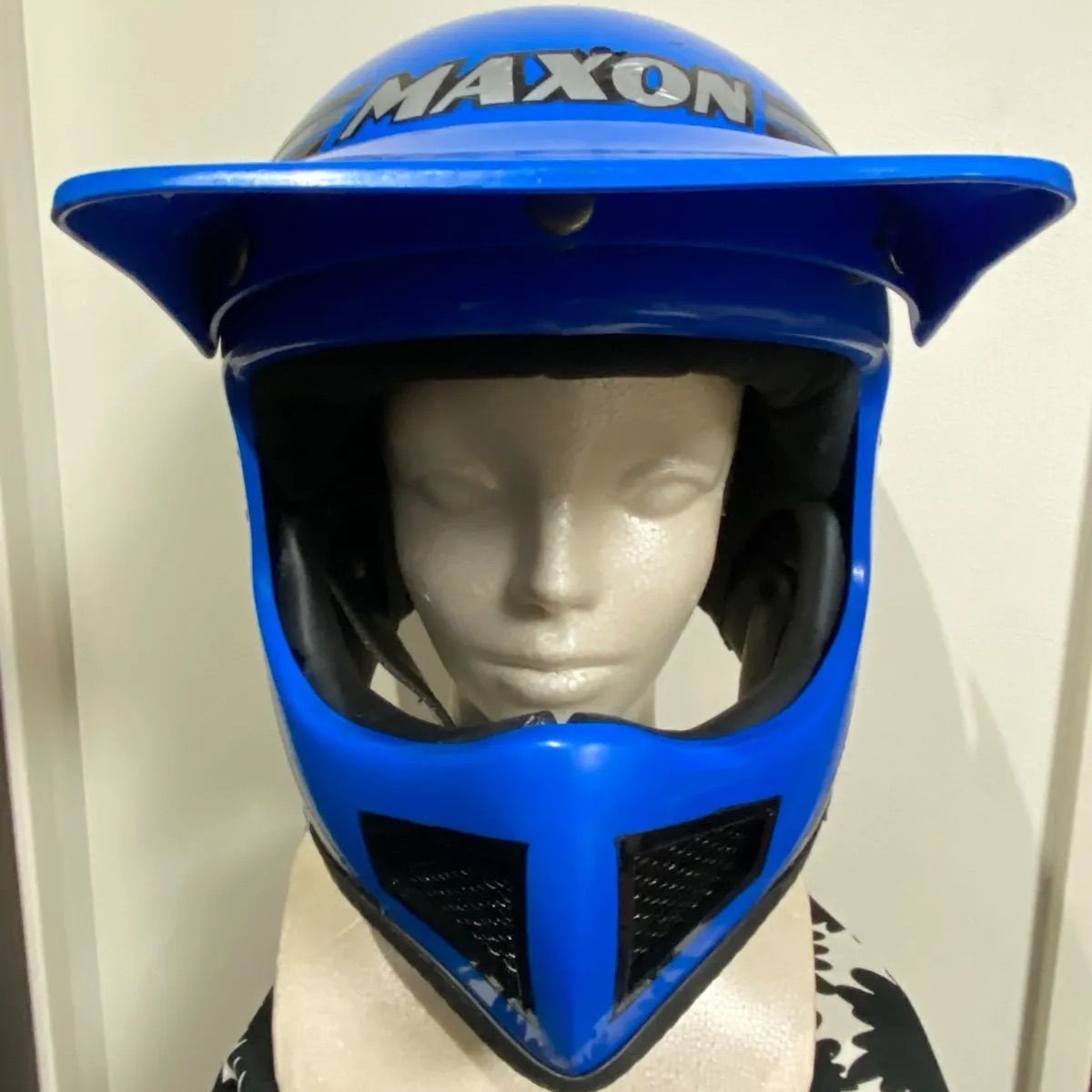 被った感じ58前後かと思いますヴィンテージ　ヘルメット　maxon moto3 bell buco