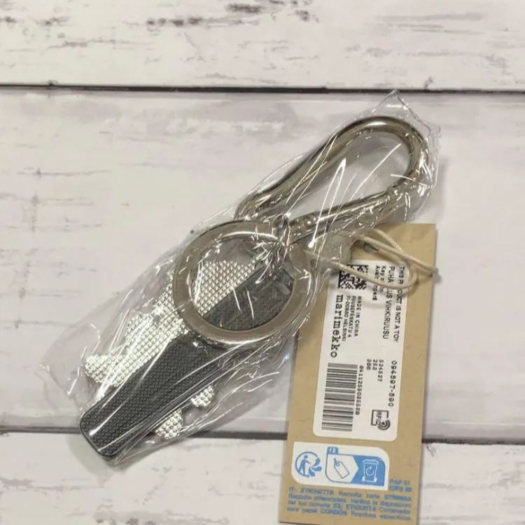 新品未使用、送料無料】マリメッコ キーホルダー ヴィヒキルース