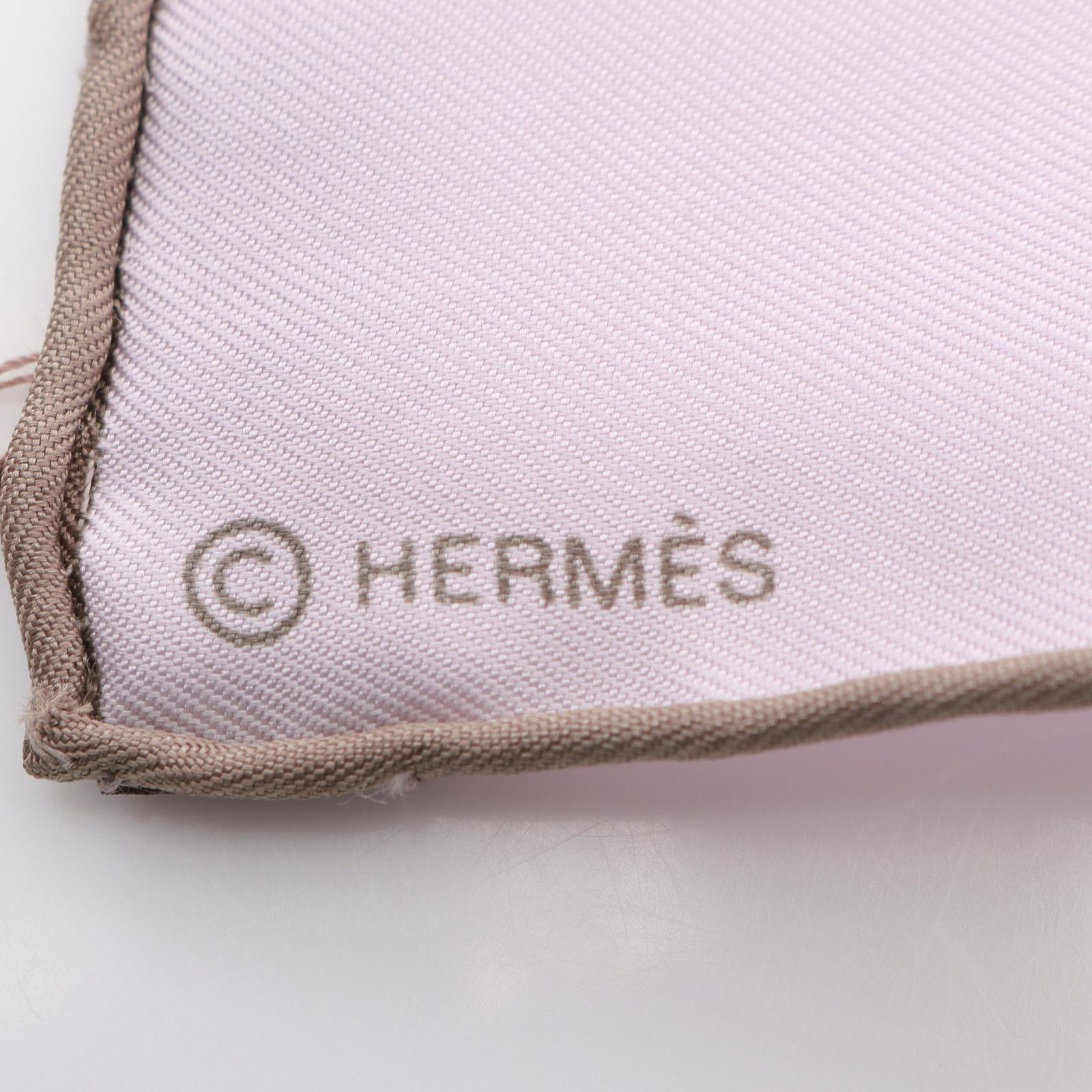 HERMES エルメス A.M CASSANDRE POUR スカーフ エルメス HERMES スカーフ カレ90 A.M.CASSANDRE ピンク