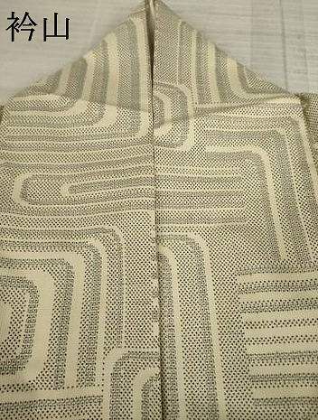 平和屋着物●東郷織物謹製　本場大島紬　白大島　160亀甲　幾何学文様　正絹　逸品　AAAY1873ck 平和屋着物○東郷織物謹製 本場大島紬 白大島 160亀甲 幾何学文様