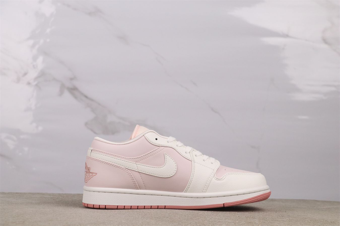 今日 Air Jordan 1 エアジョーダン 1 IH0823-611 ホワイトピンク