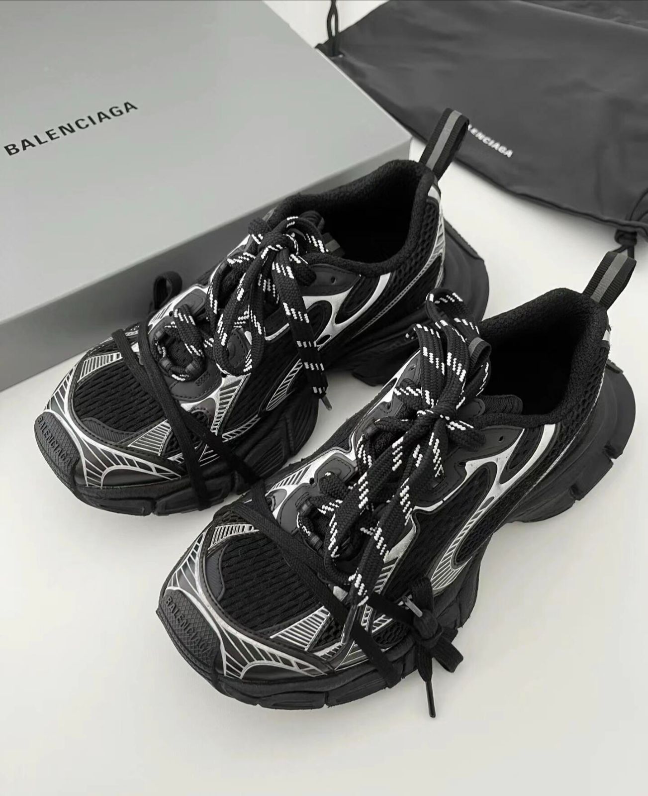 Balenciaga バレンシアガ 3XL ブラック