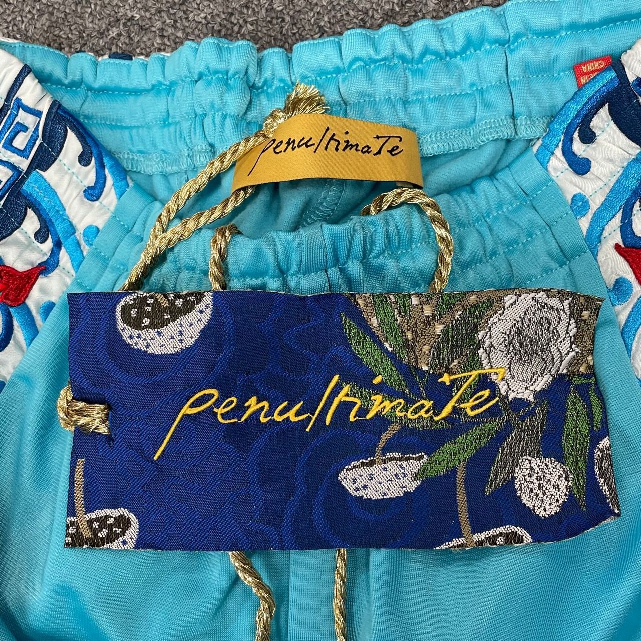 Penultimate 刺繍ジャージパンツ Penultimate 刺繍 デザイン ジャージ パンツ ペナルティメイト - メルカリ