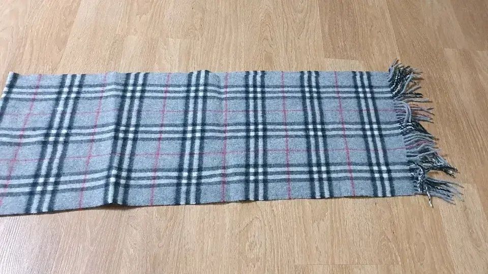 BURBERRY バーバリー ラムウール 100 % マフラー 正規品 ベストコンディション