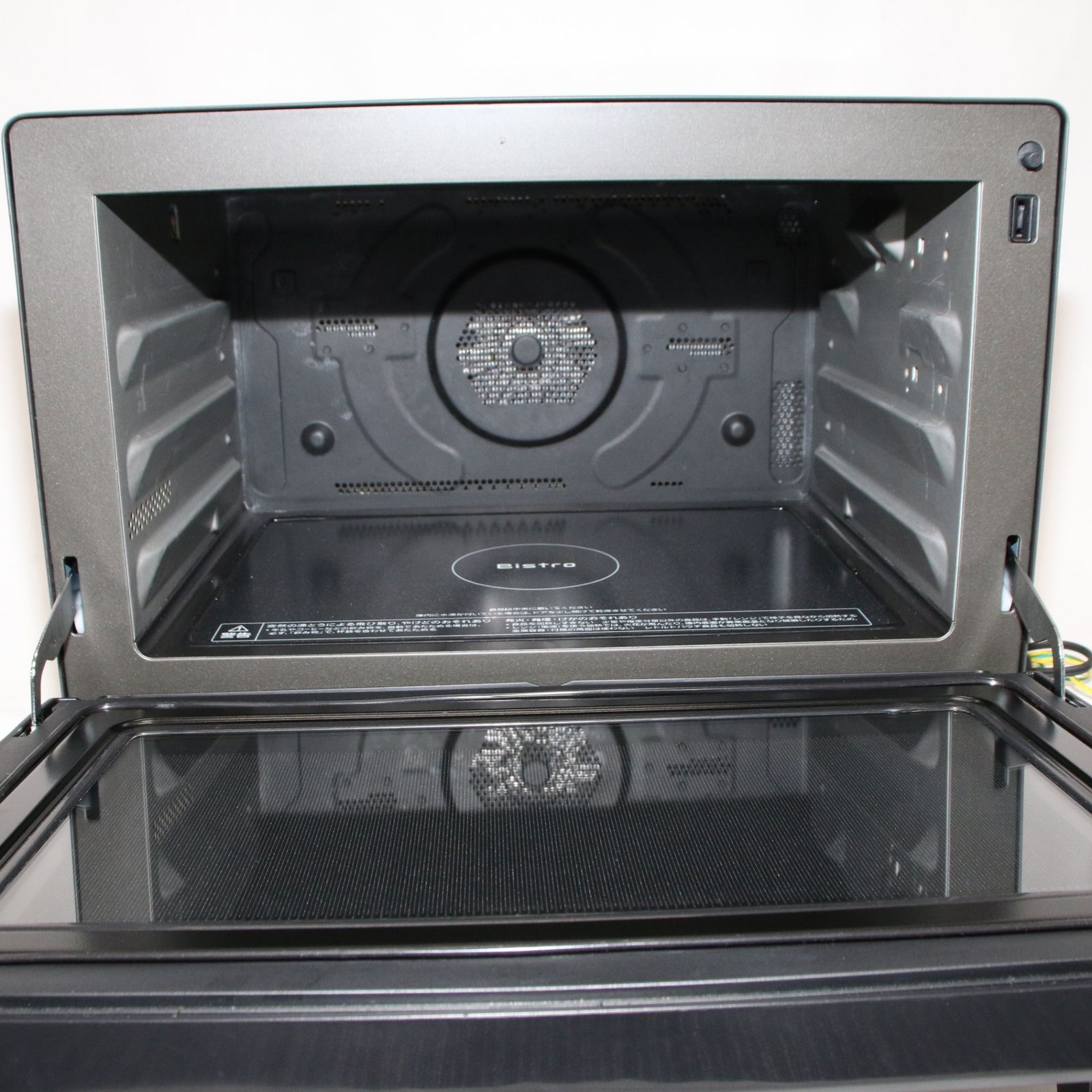 D扉内側のパッキンが裂けている所と膨らみがある部分がある