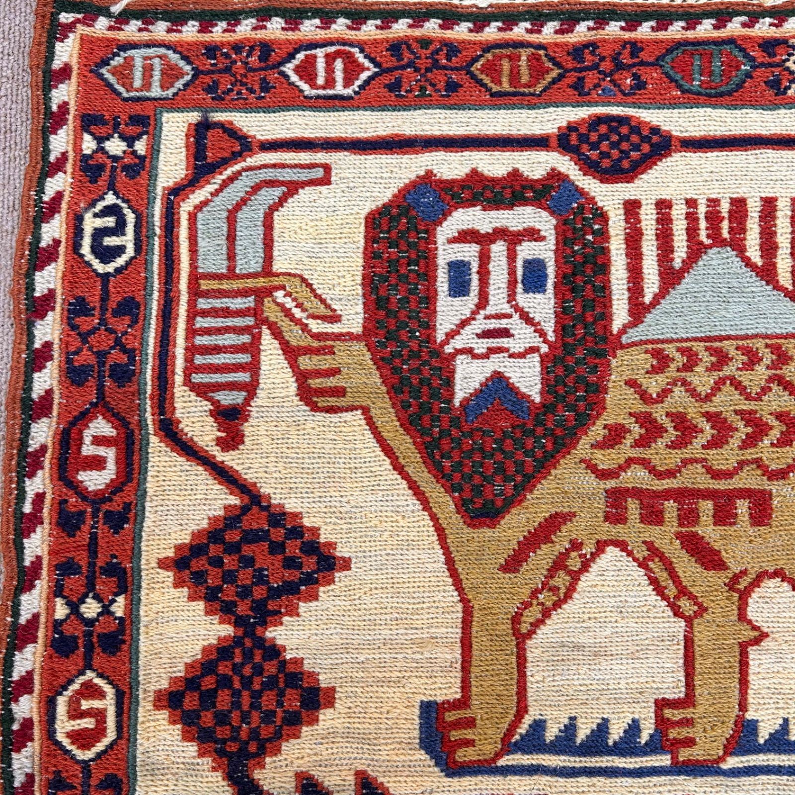 【最低価格】 キリム イラン産 手織りカーペット ライオン 51×48cm インテリアラグ タペストリー アクセントラグ カバー チェリーベアキリム チェリーベアキリムミニ