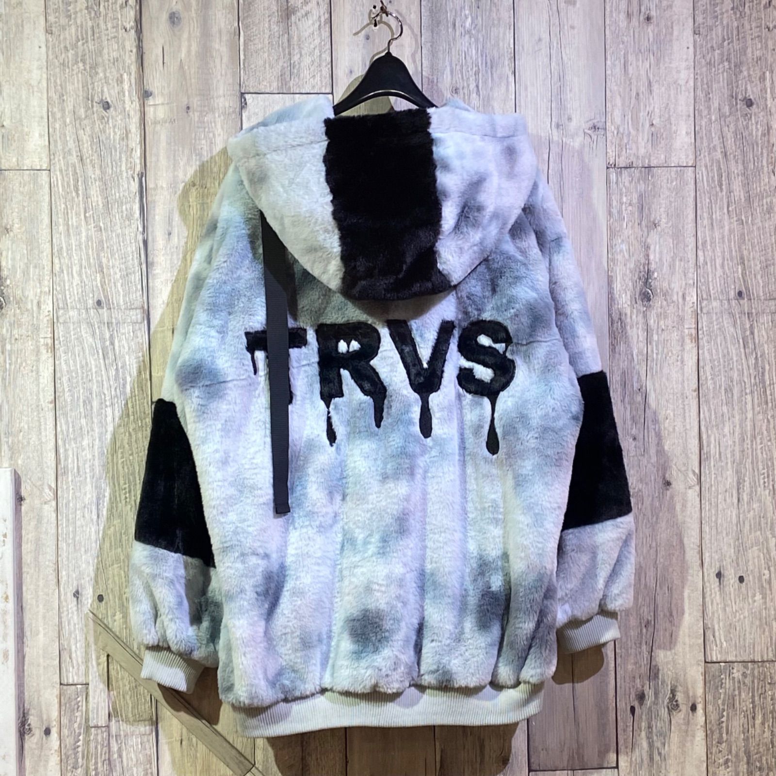 30%OFF【TRAVAS TOKYO バックドリップロゴハイネックパーカー