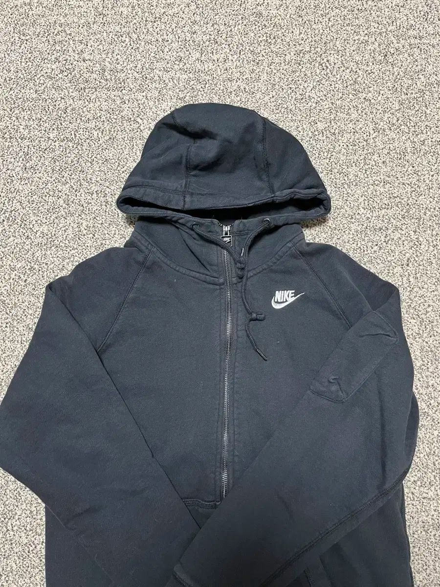 【雷市場（ポンジャン）商品韓国直送】 Nike(ナイキ） フード付き ジップアップパーカー M