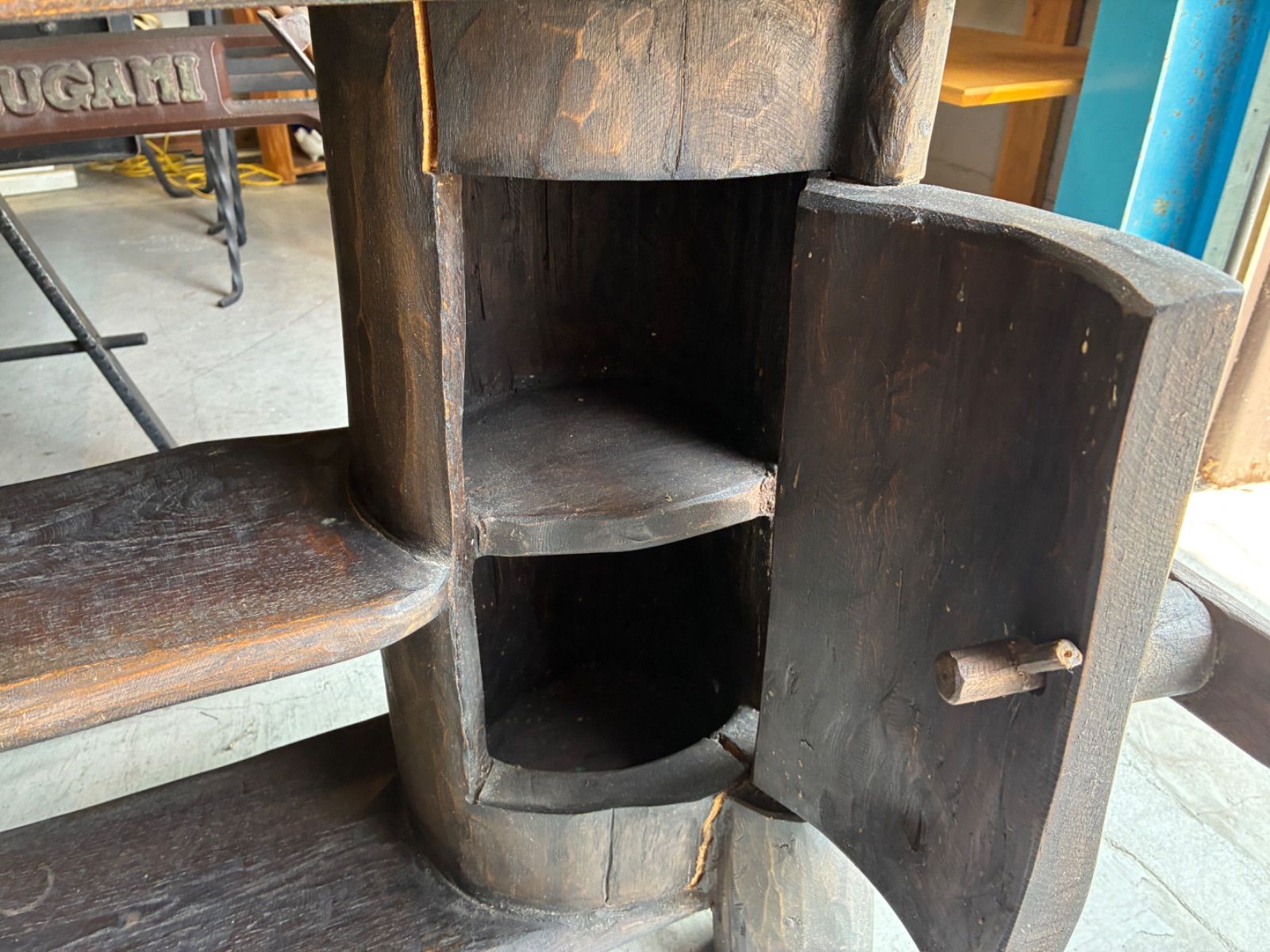 アンティーク/丸太チェスト/木工品/飾り棚/サイドボード/インテリア