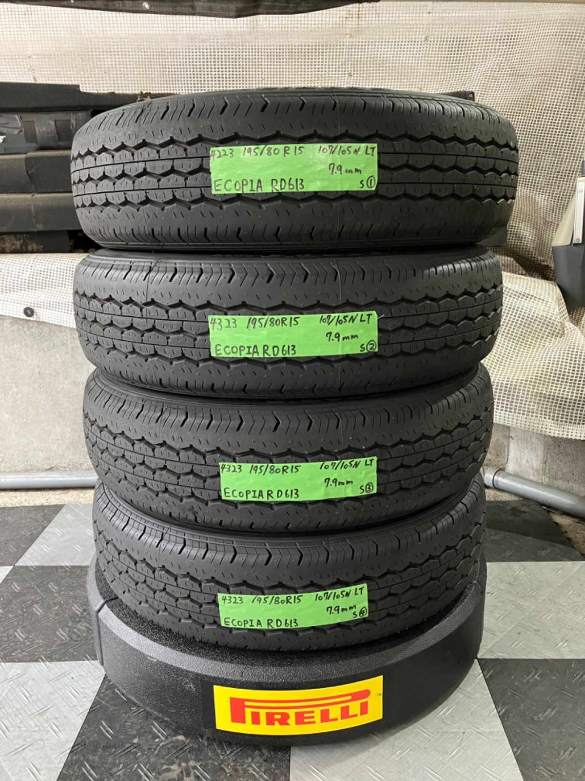 195/80R15 107/105N LT BRIDGESTONE ECOPIA (ブリヂストン エコピア) RD613 ハイエース新車装着タイヤ ほぼ新車外し 中古タイヤ4本