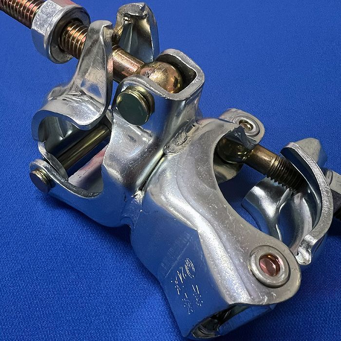 Wパワークランプ 直交 2個 1074 兼用タイプ 同社比２倍のスベリ耐力 Φ48.６から42.7のパイプに対応 仮設工業会認定商品 津軽工業製 まさにスーパークラン