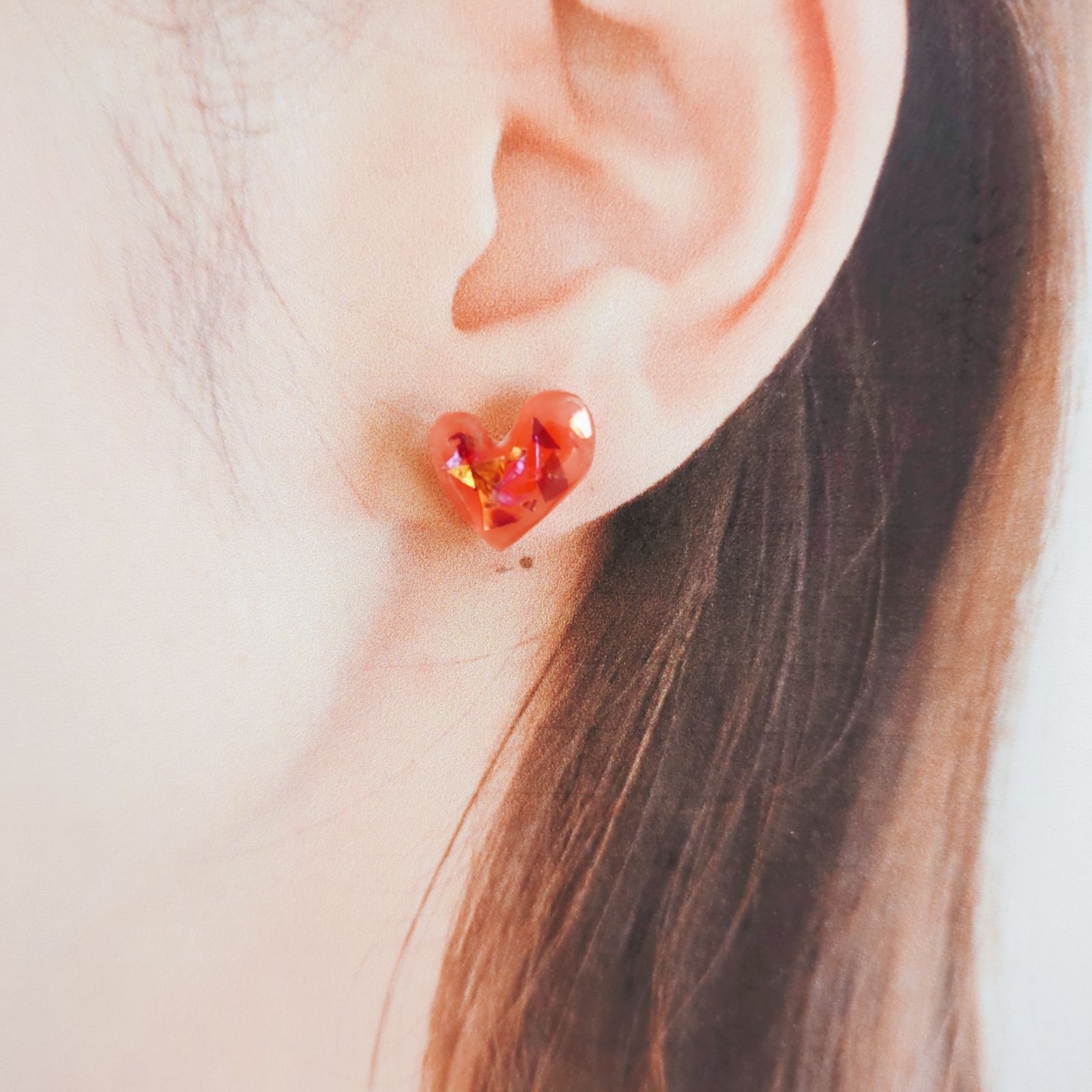 No.170 レジン 左右非対称 ハート ホロ ピアス イヤリング - メルカリ 