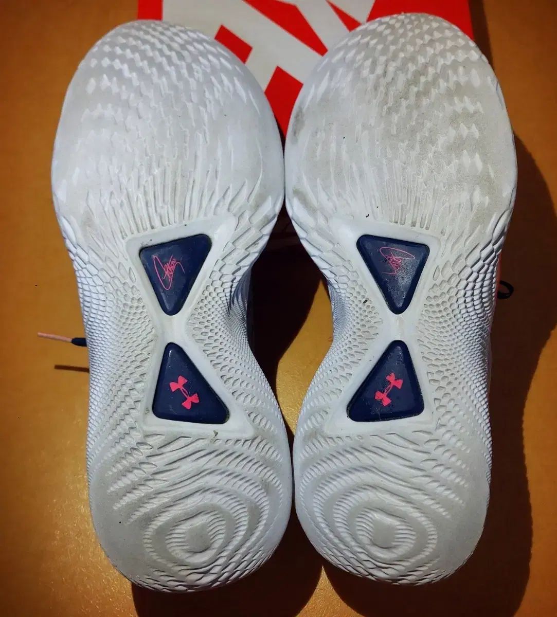 275mm UNDER ARMOUR アンダーアーマー カリー フルイドフロー 9 ブルー ピンク オレンジ