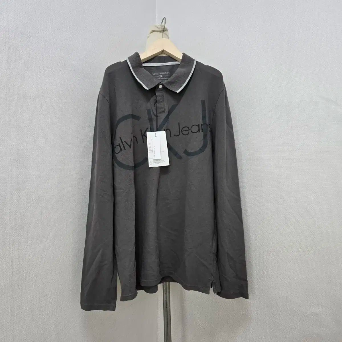 未使用商品 Calvin Klein(カルバ・ンクライン) カラー ティー L