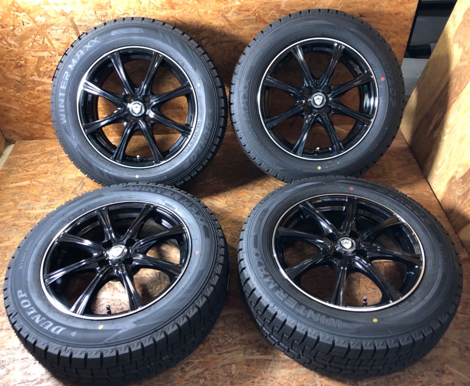 【送料無料】エスポルテ16インチ+ダンロップ ウインターマックス02 195/65R16　ライズ・ロッキー (中古社外アルミホイール+未使用スタッドレスセット2021年製 1台分)