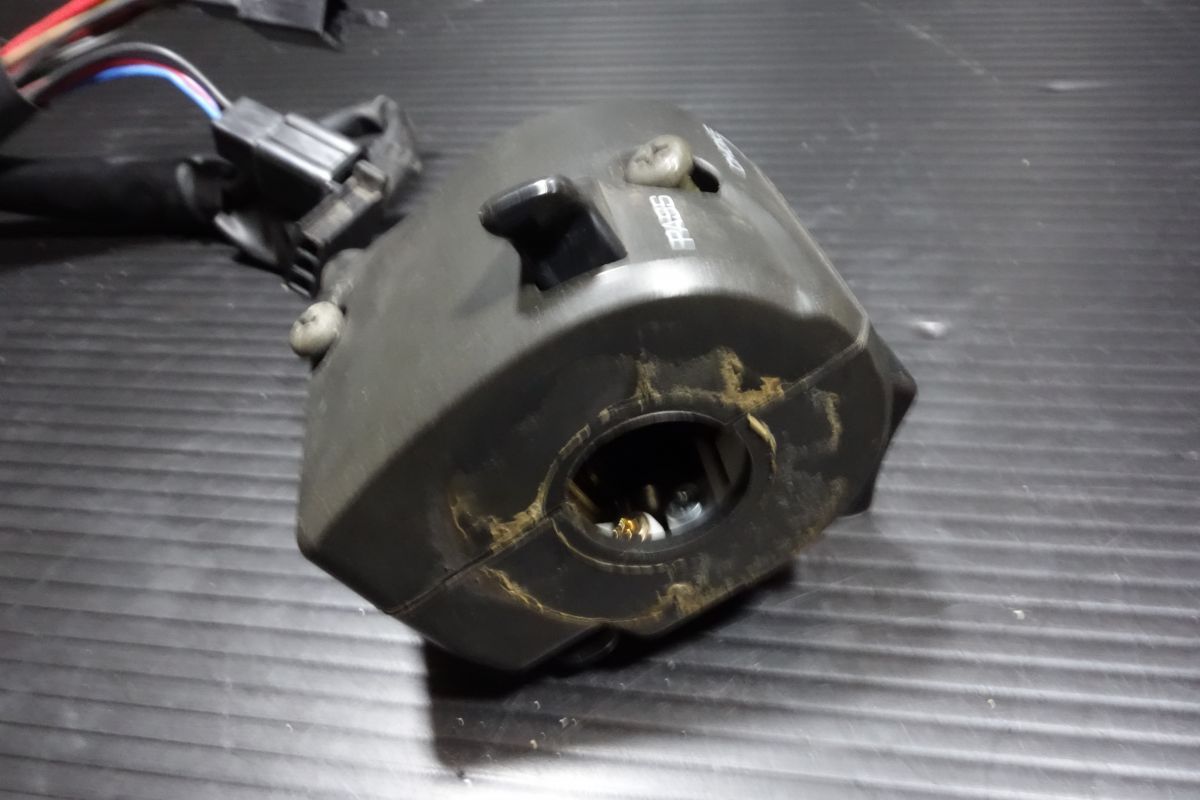 ZRX400 ハンドルスイッチ 左 ZR400E カワサキ 純正 R20250811 BRIGHTFACE_UK