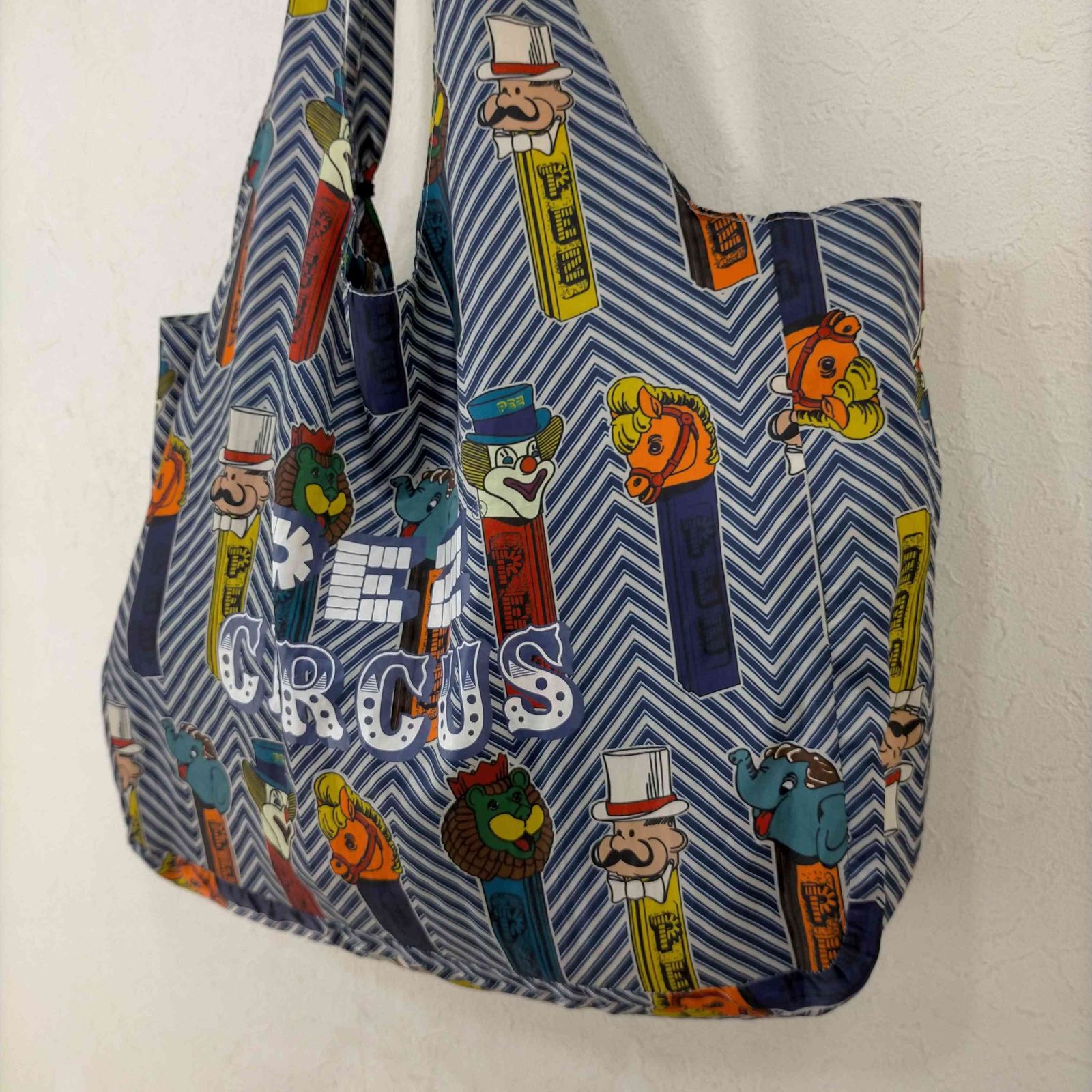 ear　イアパピヨネ PEZ サーカス　ハンドトートバッグ セール】'PEZ（ペッツ）×ear' ミディアムトートバッグ CIRCUS