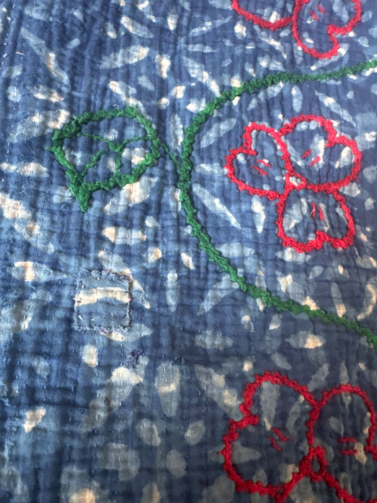グドゥリー カンタ刺繍