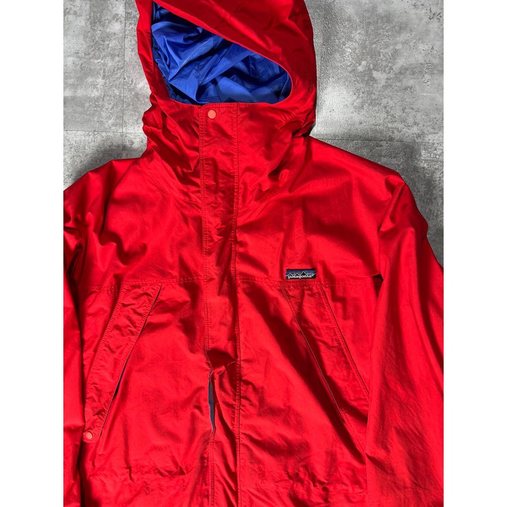訳あり 90s Patagonia パタゴニア ストームジャケット マウンテンパーカー ヴィンテージ アウトドア レッド アウター ビンテージ USA  アメリカ古着 メンズMサイズ | 古着屋 grin days memory 【公式】古着通販 オンラインストア