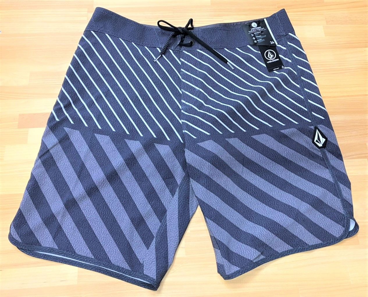 VOLCOM 34