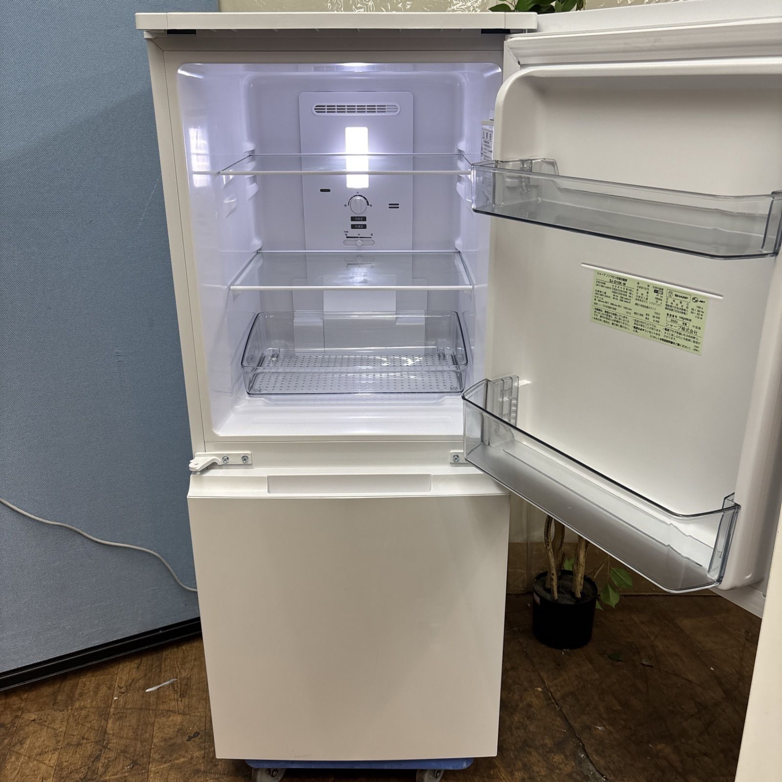 2021年製 152L 冷蔵庫 おしゃれガラス SHARP【地域限定配送無料】 I679 🌈 名古屋市近郊配送設置無料! 2023年製の高年式♪ SHARP
