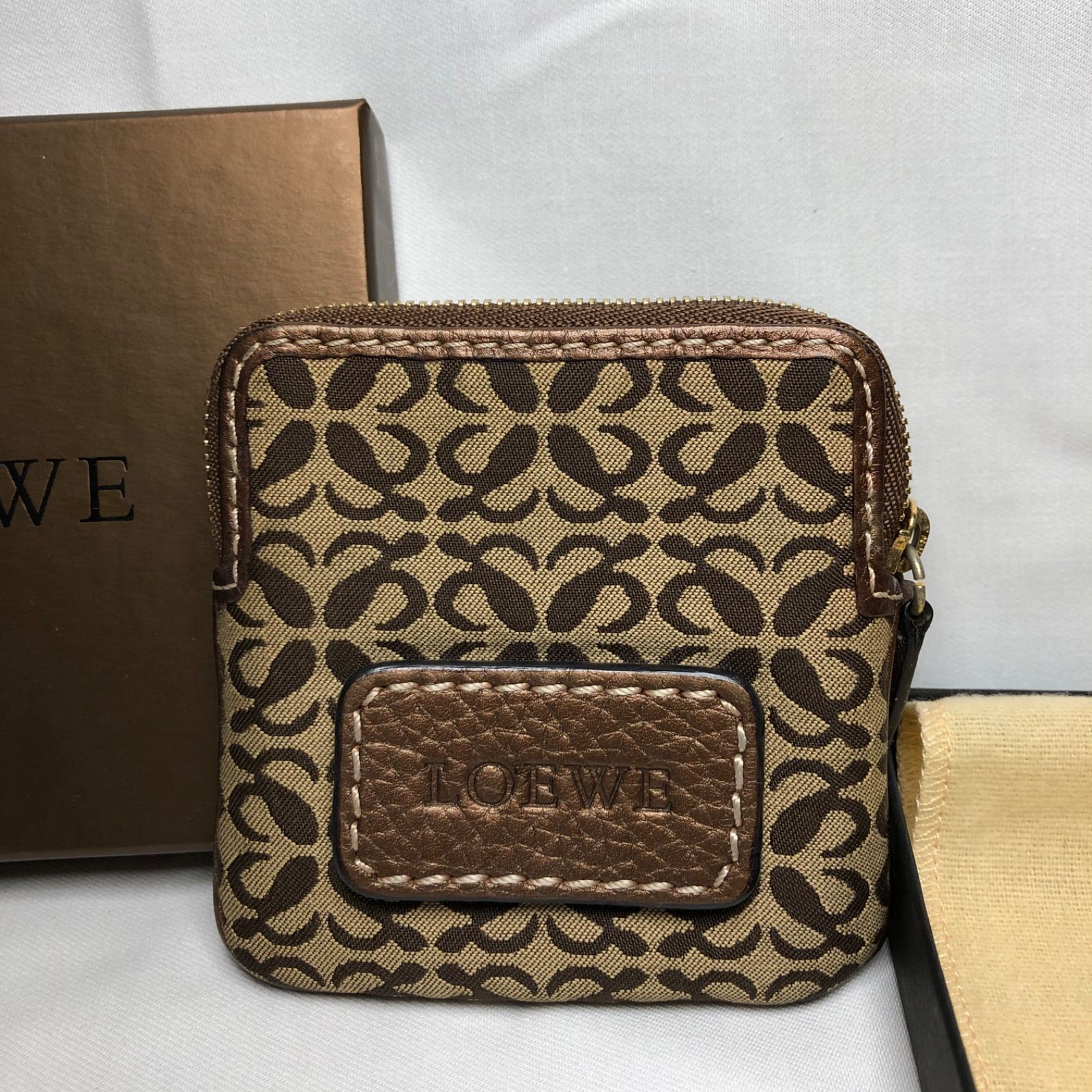 ⭐️超美品⭐️LOEWE ロエベ コインケース 箱 保存袋付き 四角いタイプ