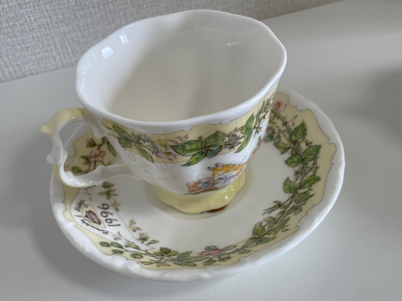 2012 ロイヤルドルトン ブランベリーヘッジ カップ＆ソーサー 2