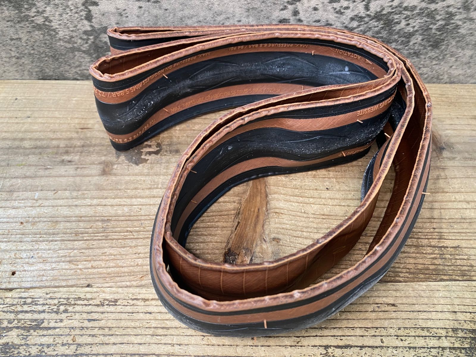 HUTCHINSON BLACKBIRD