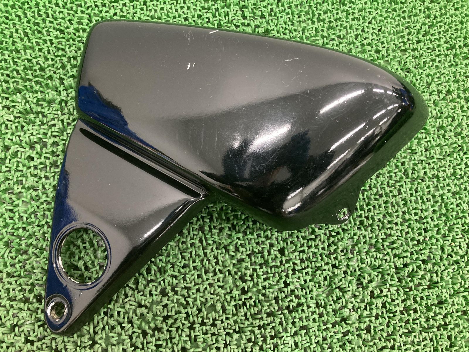 マグナ50 サイドカバー 右 GBZ ホンダ 純正 中古 バイク 部品 AC13 ペイント素材に 割れ欠け無し 品薄 希少品 車検 Genuine