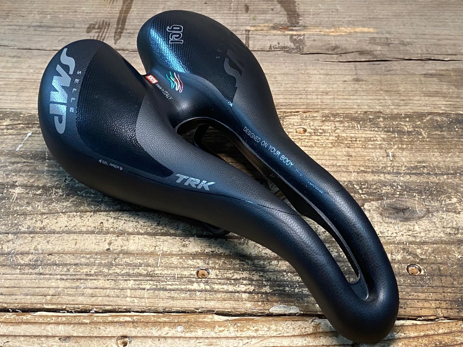 IW321 SMP TRK サドル 黒-販売 求人