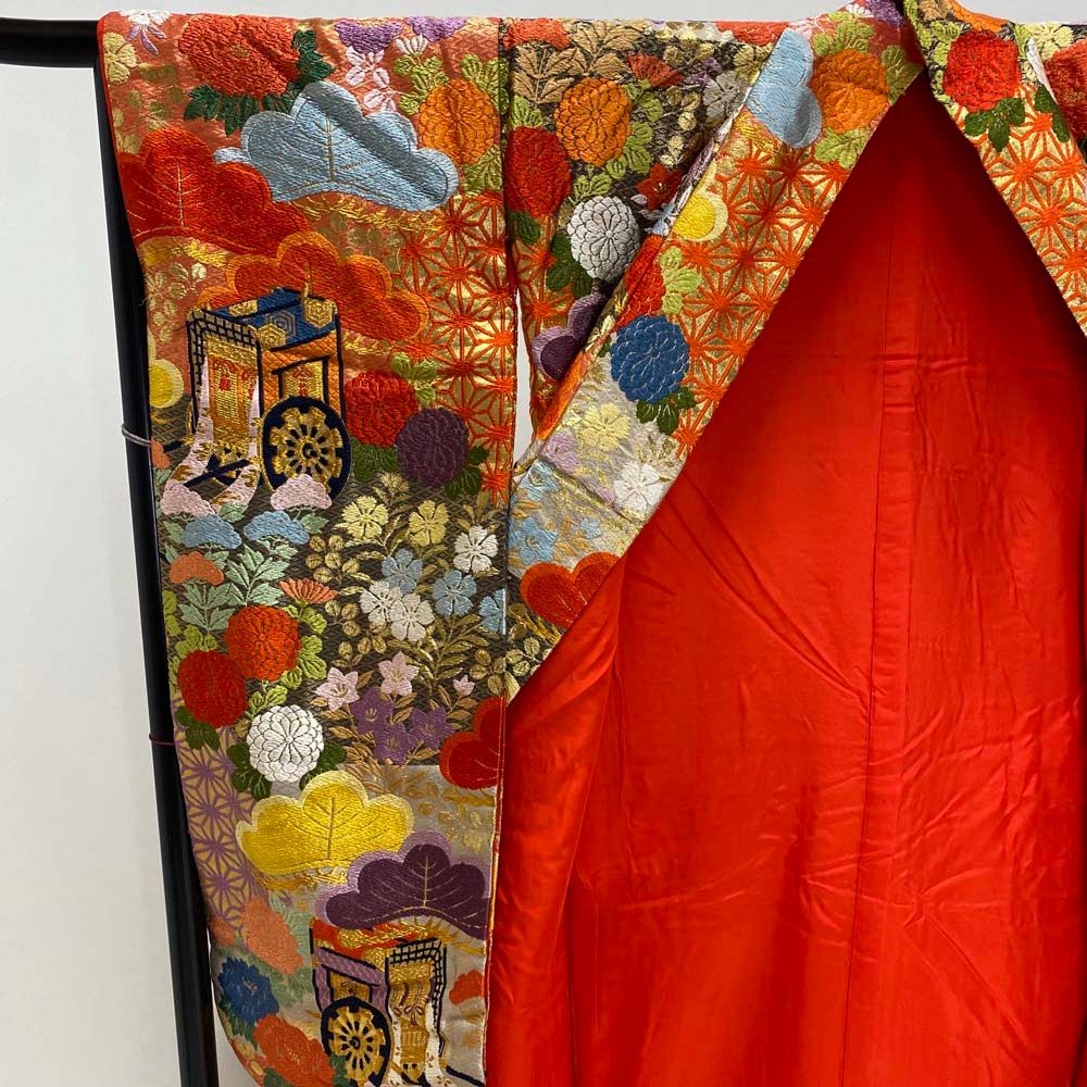 010054 ファッション 赤色 鶴刺繍 色打掛 着物