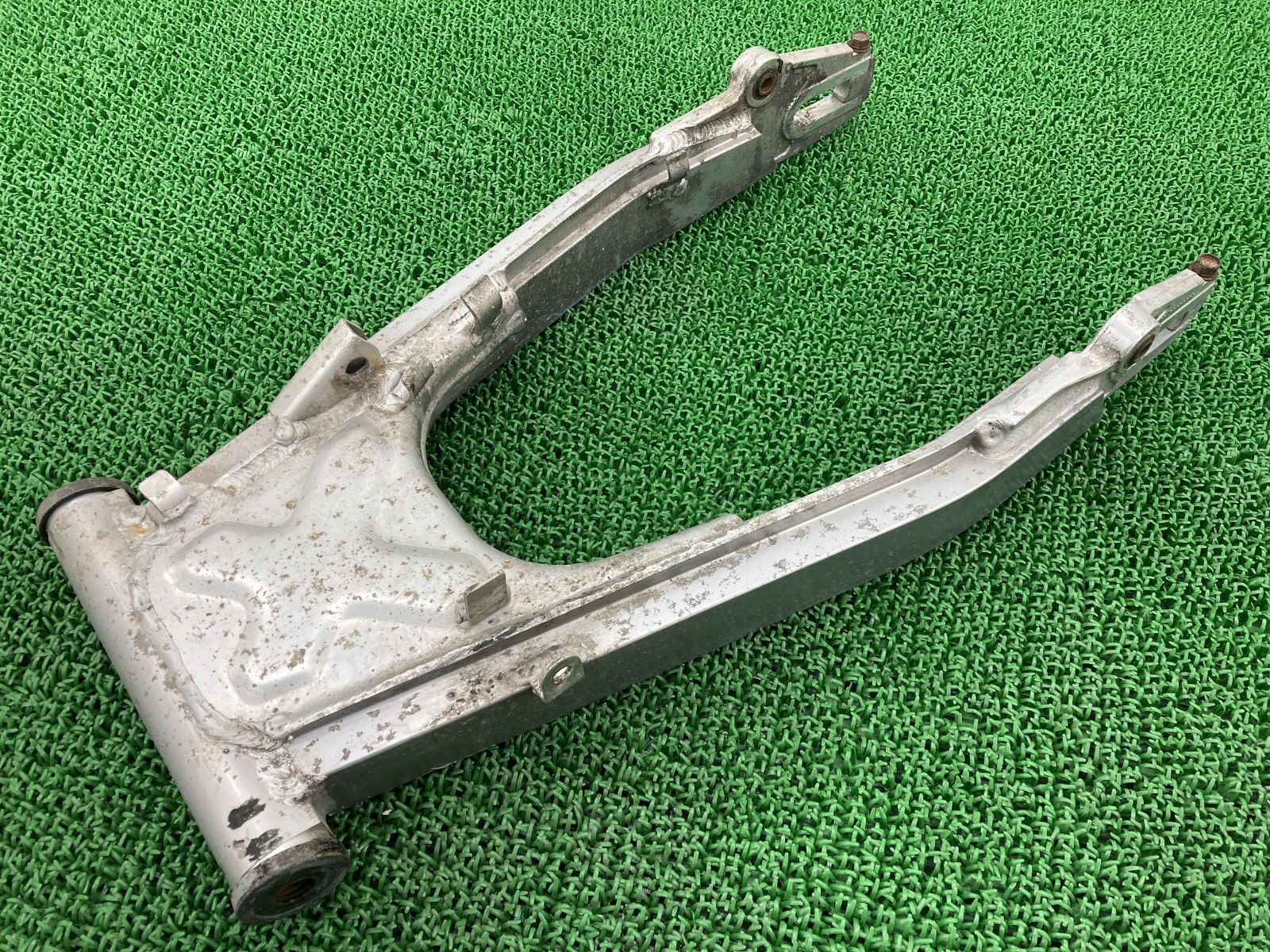大学生 割引 GSX750Sカタナ スイングアーム スズキ 純正 中古 バイク 部品 パーツ