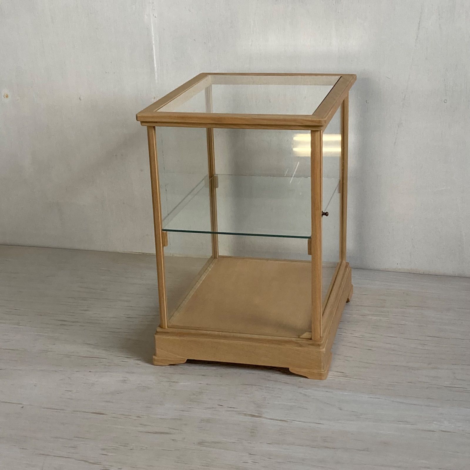 g301 古い木製 ガラスケース 2段 卓上 ショーケース 展示ケース 店舗什器 古い木製 ガラスケース 2段 卓上 ショーケース 展示ケース 店舗