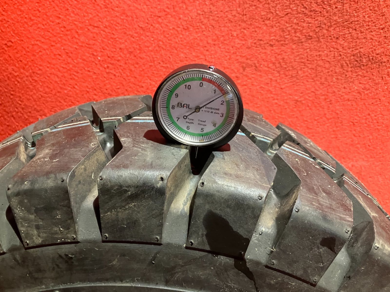 フォークリフトタイヤ