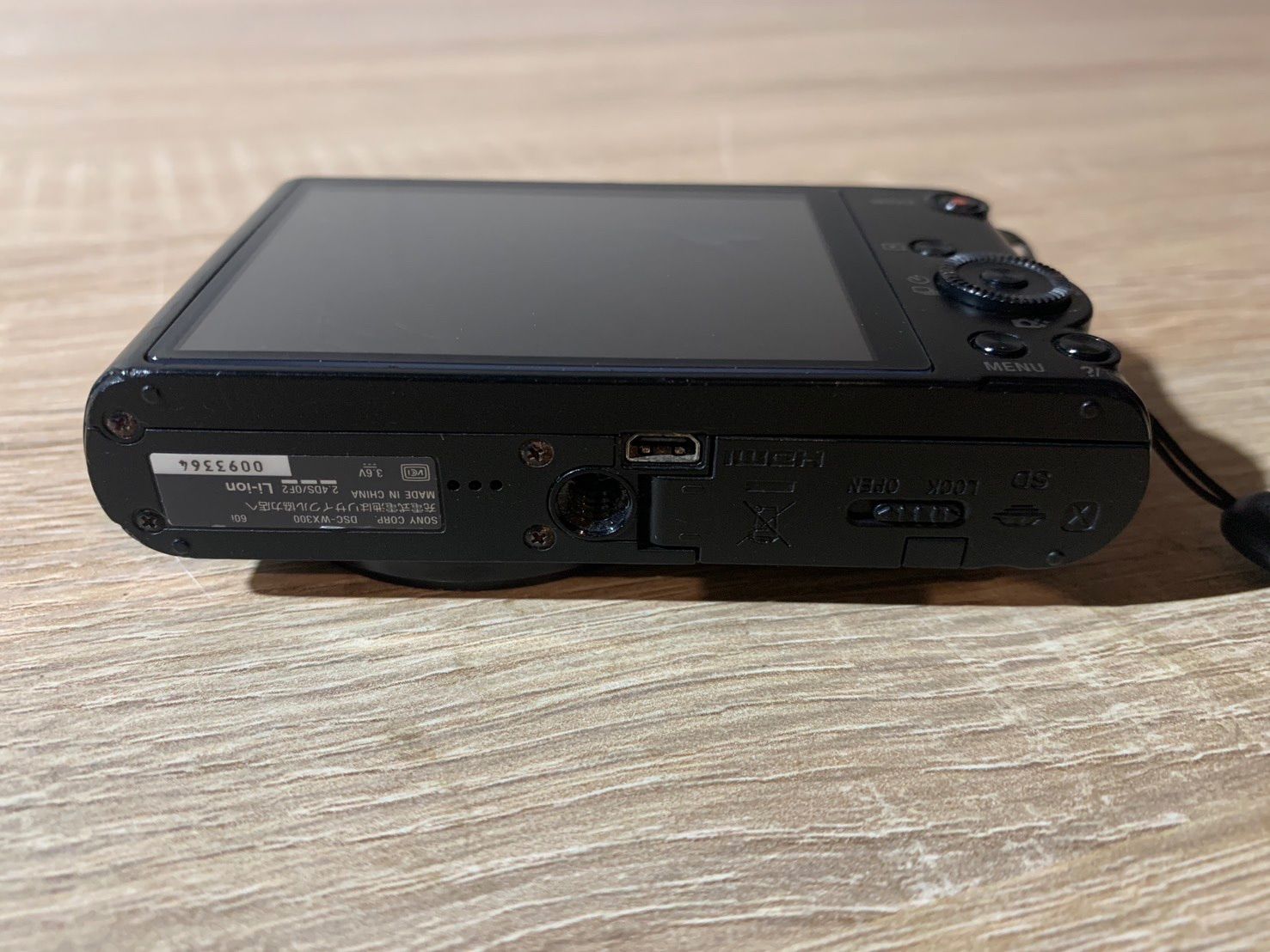 ブラック デジカメ