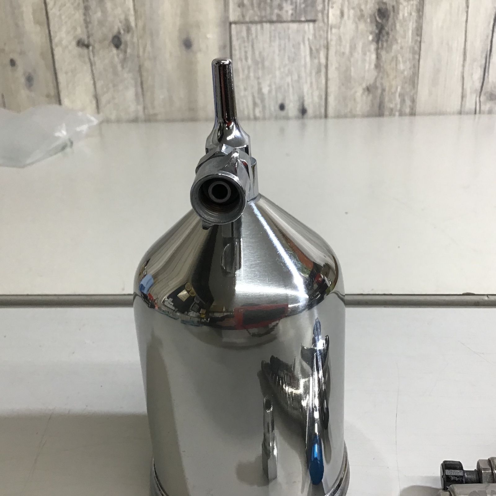 中古品】 ☆ アネスト岩田 スプレーガン KIWAMI-1-18B14 カップ付 