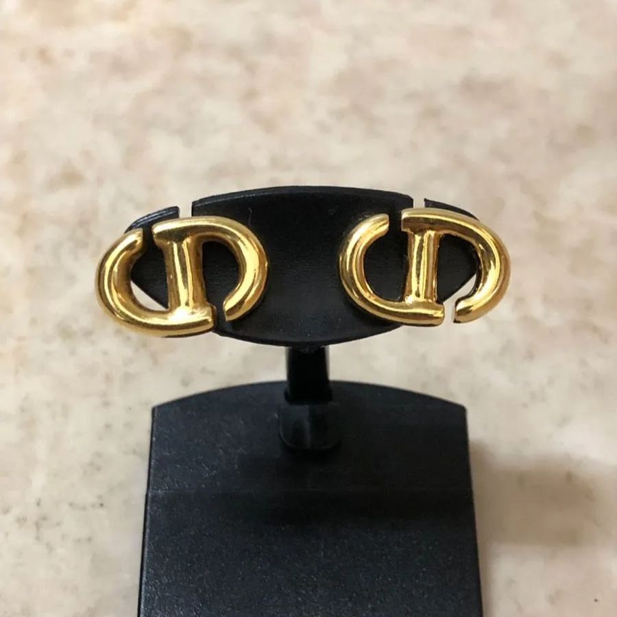 Dior ディオール CDロゴ ピアス 両耳用 - メルカリ