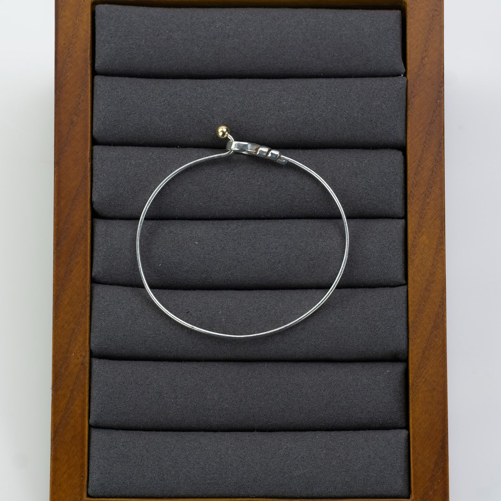 ティファニー フラットワイヤー ラブノット バングル ③ TIFFANY&Co. 新品同様 ティファニー フラットワイヤー