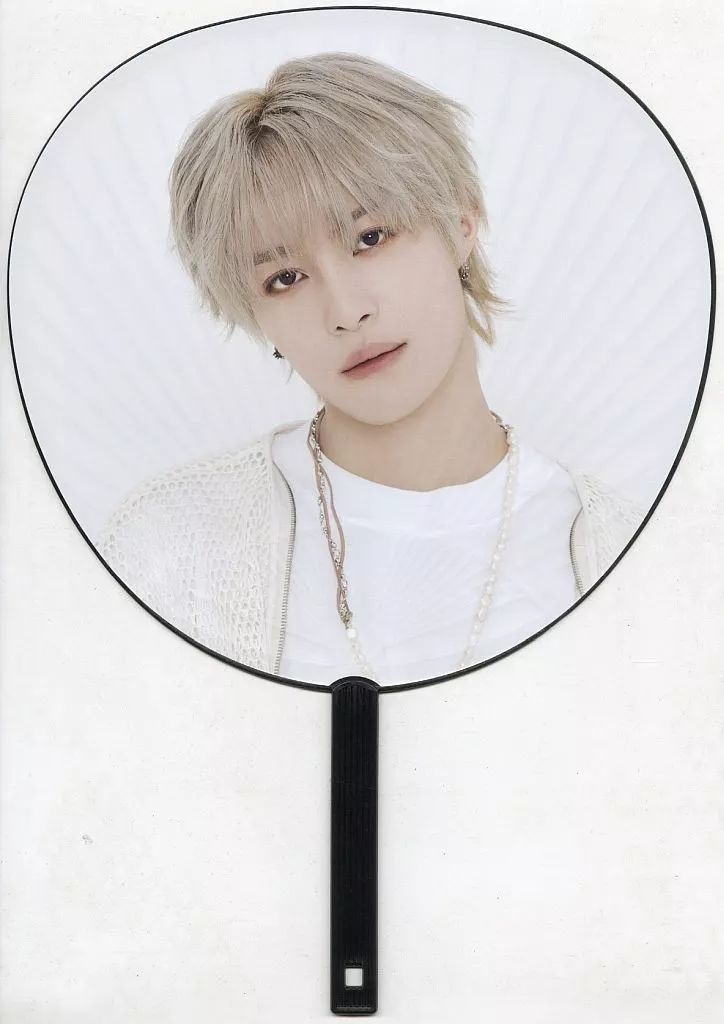 新品未開封 WayV 威神V ON THE Way MD ヤンヤン うちわ 中古】うちわ ヤンヤン BIGうちわ 「2024 WayV CONCERT [ON THE