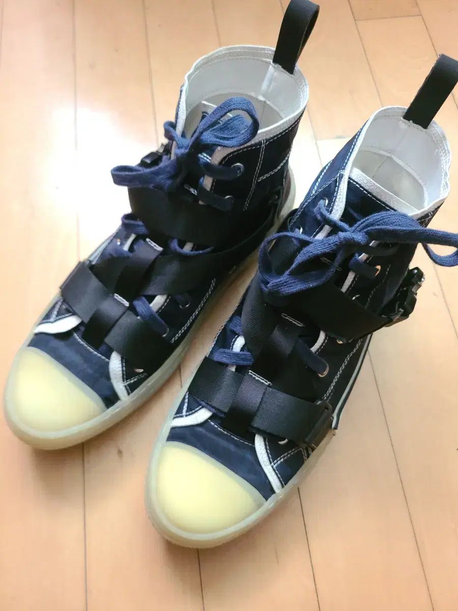 ブルー
