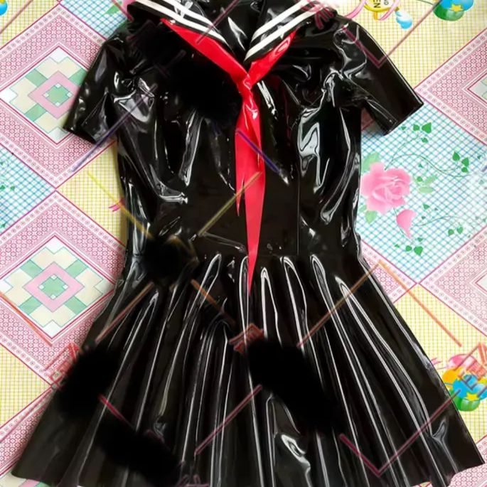 ラテックスセーラードレス