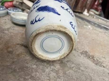 中国美術 磁器 青花獅子毬冬瓜壇  工芸品美術品 置物 中国美術 青花獅子毬冬瓜壇 景徳鎮 陶磁器 装飾品 現代工芸品