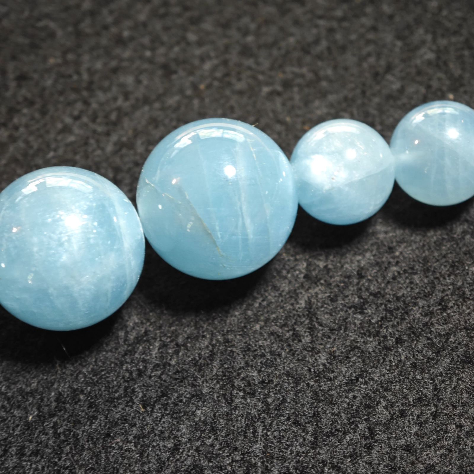 ミルキーアクアマリン k18wg 特大玉 18mm 218g - メルカリ