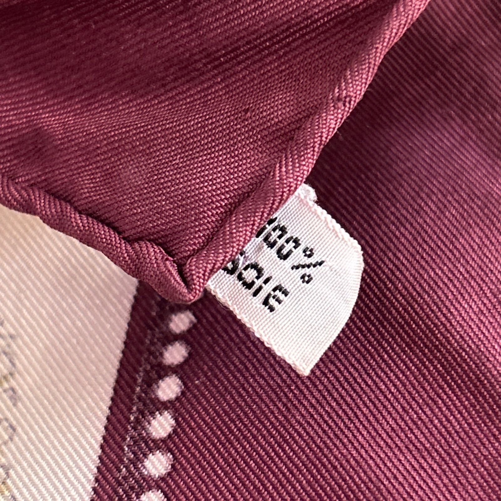 HERMES エルメス　カレ90 スカーフ ドラゴンTSUBAS HERMES エルメス カレ90 TSUBAS シルク スカーフ ドラゴン柄